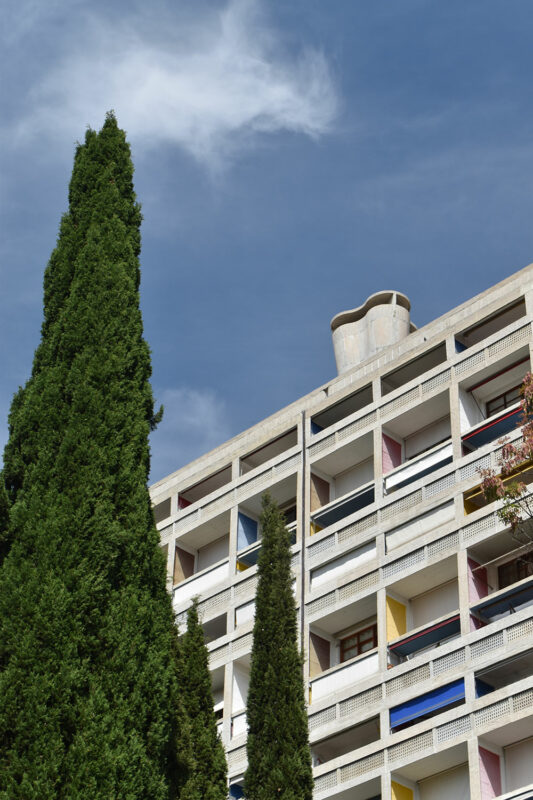 cheminée de la cité radieuse vue d'en bas